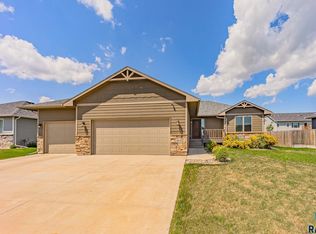 3832 S Attalia Ct, Sioux Falls, SD 57110