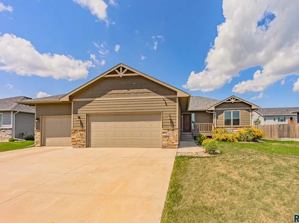 3832 S Attalia Ct, Sioux Falls, SD 57110