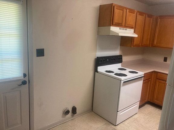 3rd image of 1020 Garden Meadows Dr