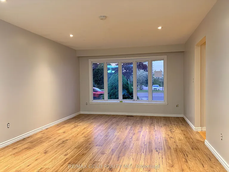 166 Harmony Rd S — Photo 5