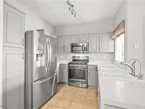 855 N Stephanie St Unit 1115, Henderson, NV 89014