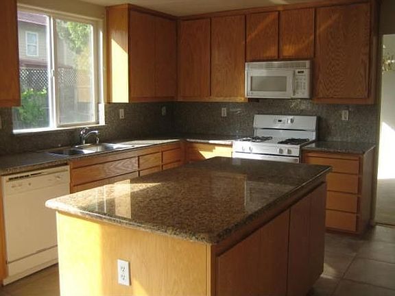 2nd image of 510 Kennwood Dr