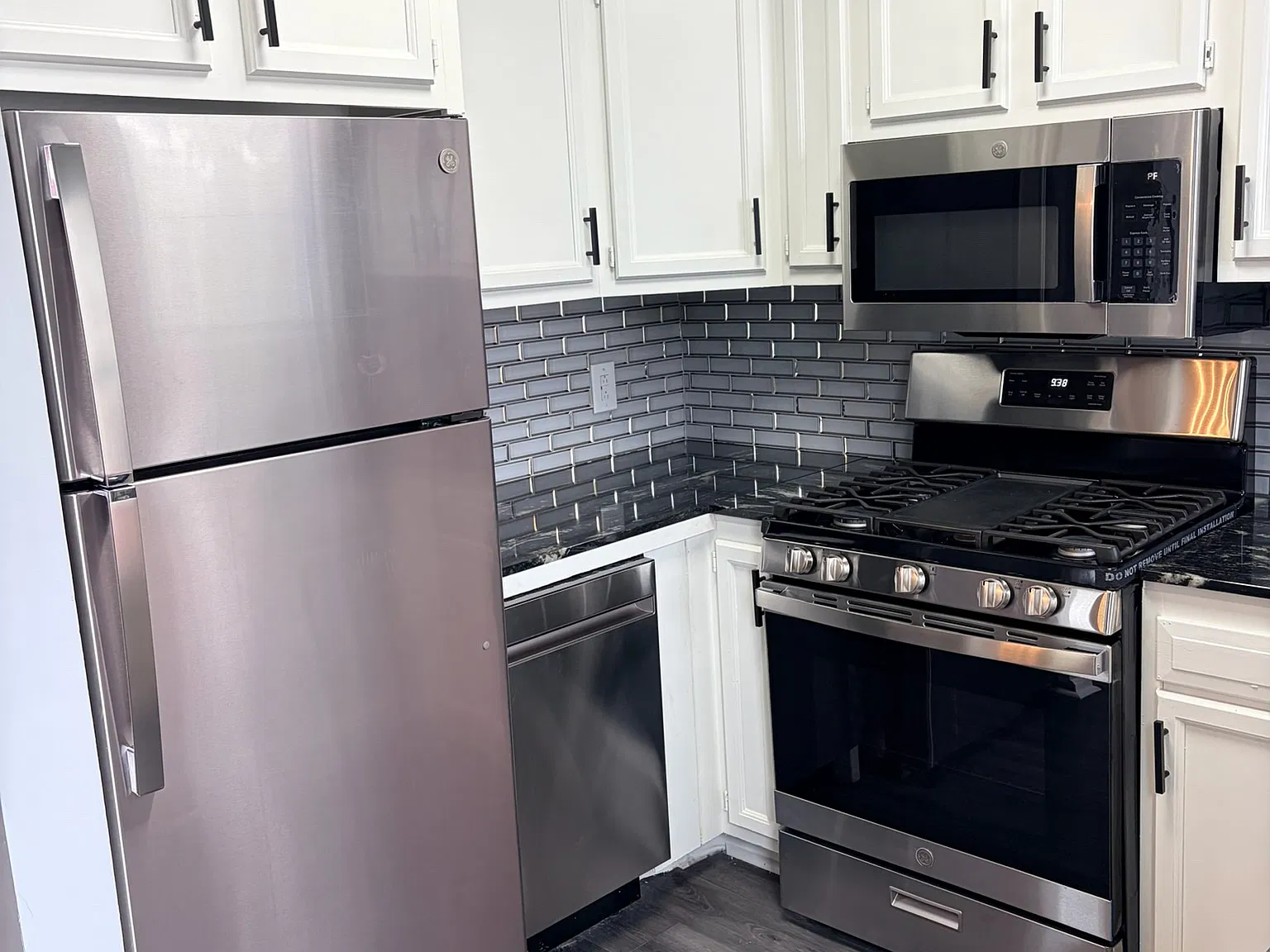 3 bed, $1,950 — Photo 2