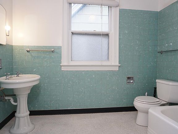 4th image of 343 Richmond Ave APT 4