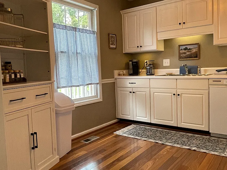 2407 Colfax Dr — Photo 3
