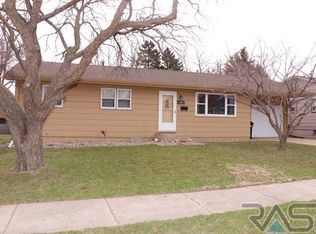 504 S Edward Dr, Sioux Falls, SD 57103