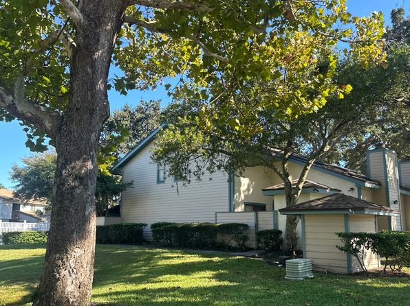 1101 Defender Ct W #1101