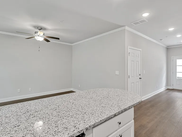 15 Sprayberry Rd — Photo 8