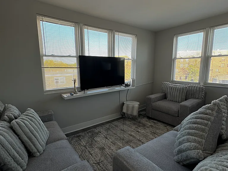 5549 N Lincoln Ave #2 — Photo 5
