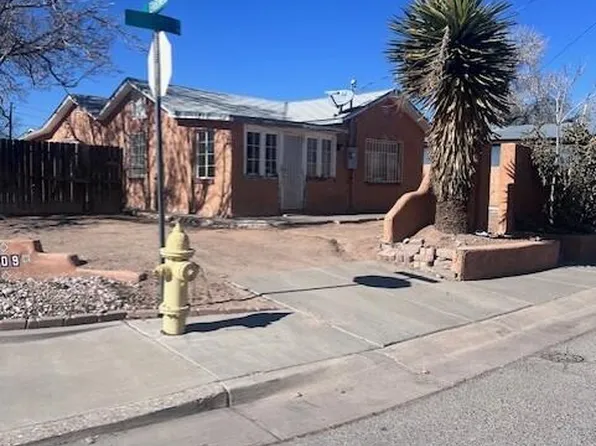 909 22nd St NW, Albuquerque, NM 87104