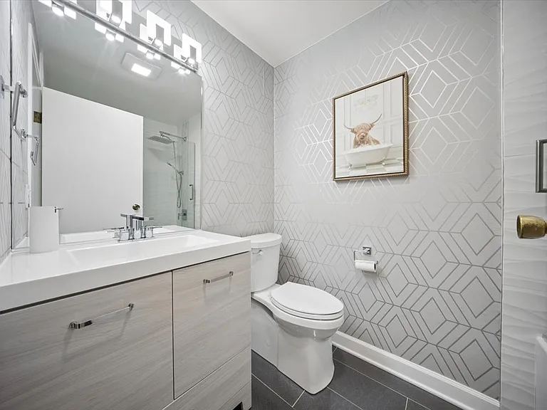 550 Vine Ave #104 — Photo 11