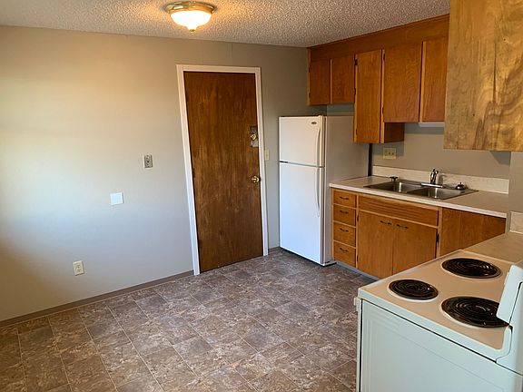 5th image of 1005-1005 1/2 S 11th Ave #1005A