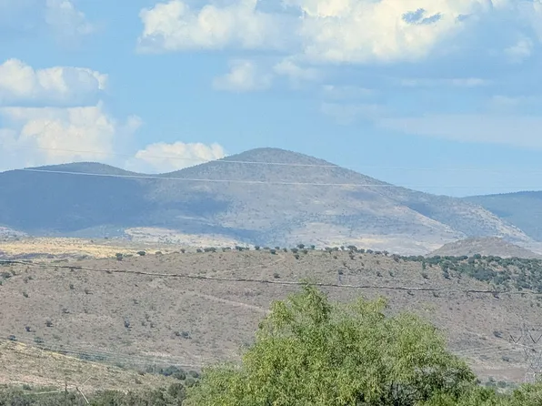 20652 E Deer Valley Ln, Mayer, AZ 86333