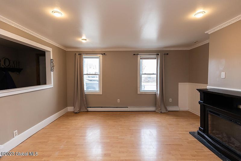 3rd image of 482 2nd Avenue