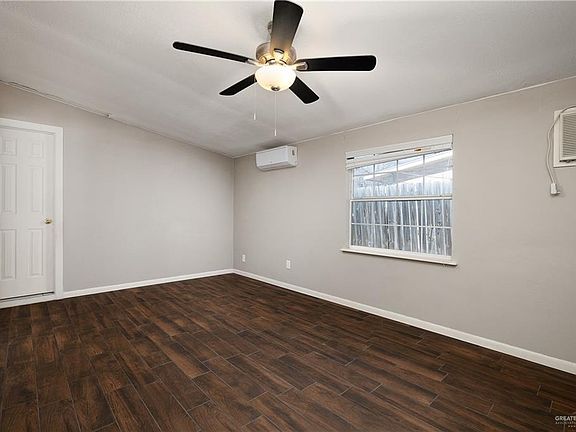 5th image of 1805 N Cummings Ave