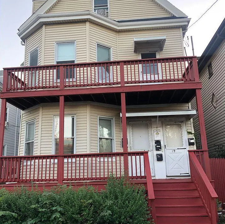 17 Medford St #1