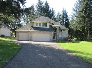 15588 S Saddle Ln, Oregon City, OR 97045