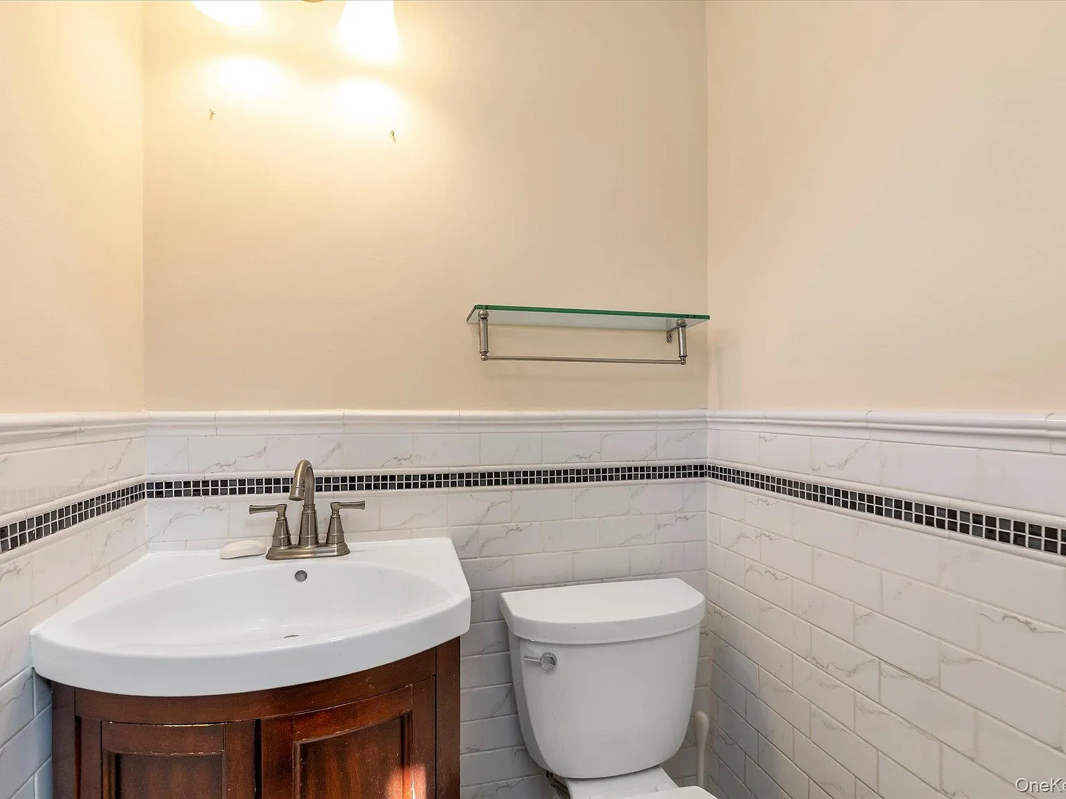 3 bed, 1.5 bath, 1625 sqft, $5,000 — Photo 3