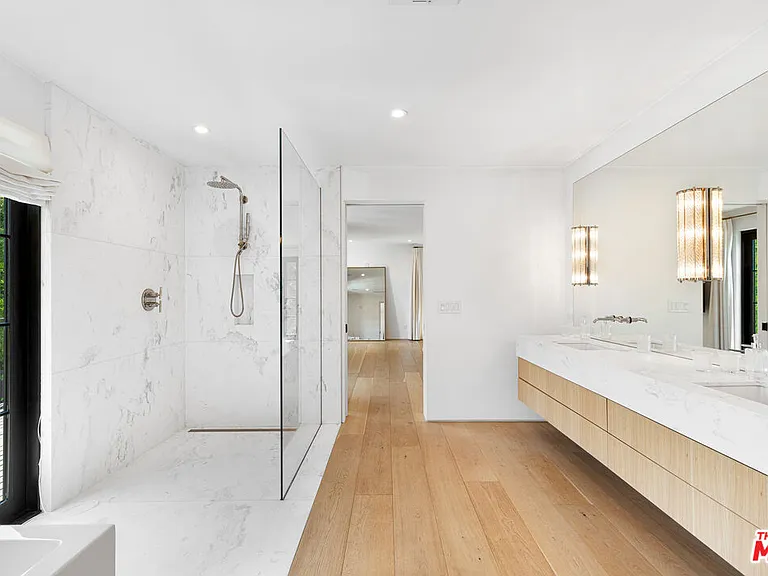 1001 Hanover Dr — Photo 30