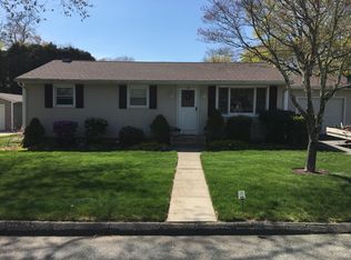 23 Valley Crest Rd, Coventry, RI 02816