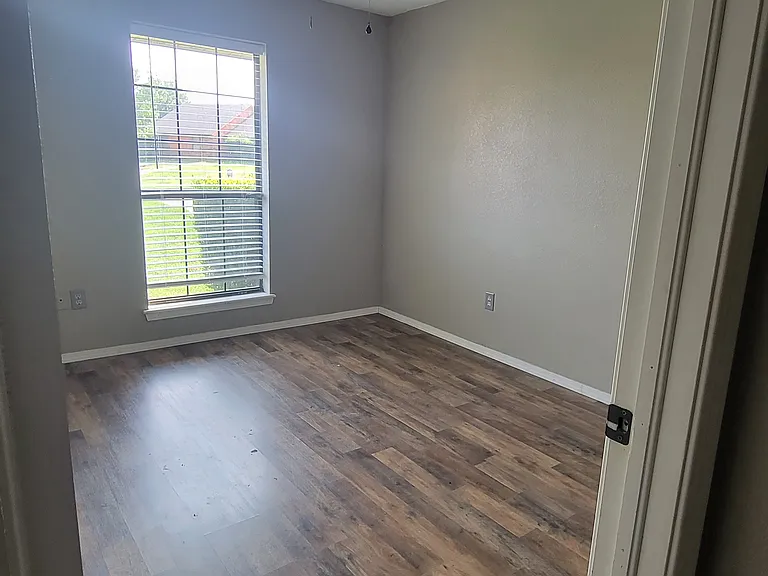 4305 Liberty Cir — Photo 6