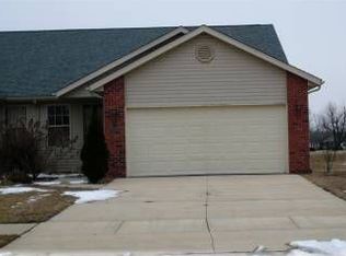 10917 Kentfield Dr, Lebanon, IL 62254