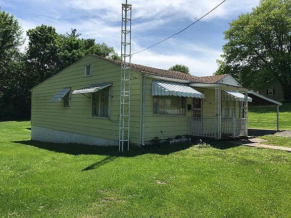 4th image of 403 Cedar St