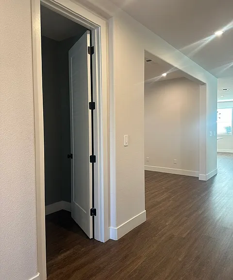 99 Jagla St — Photo 11