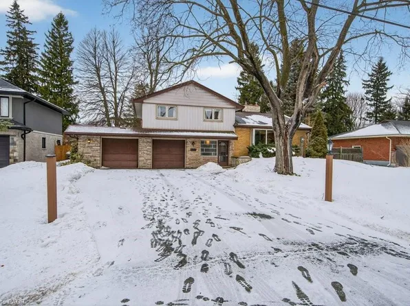 324 Woodworth Dr W, Hamilton, ON L9G 2N1