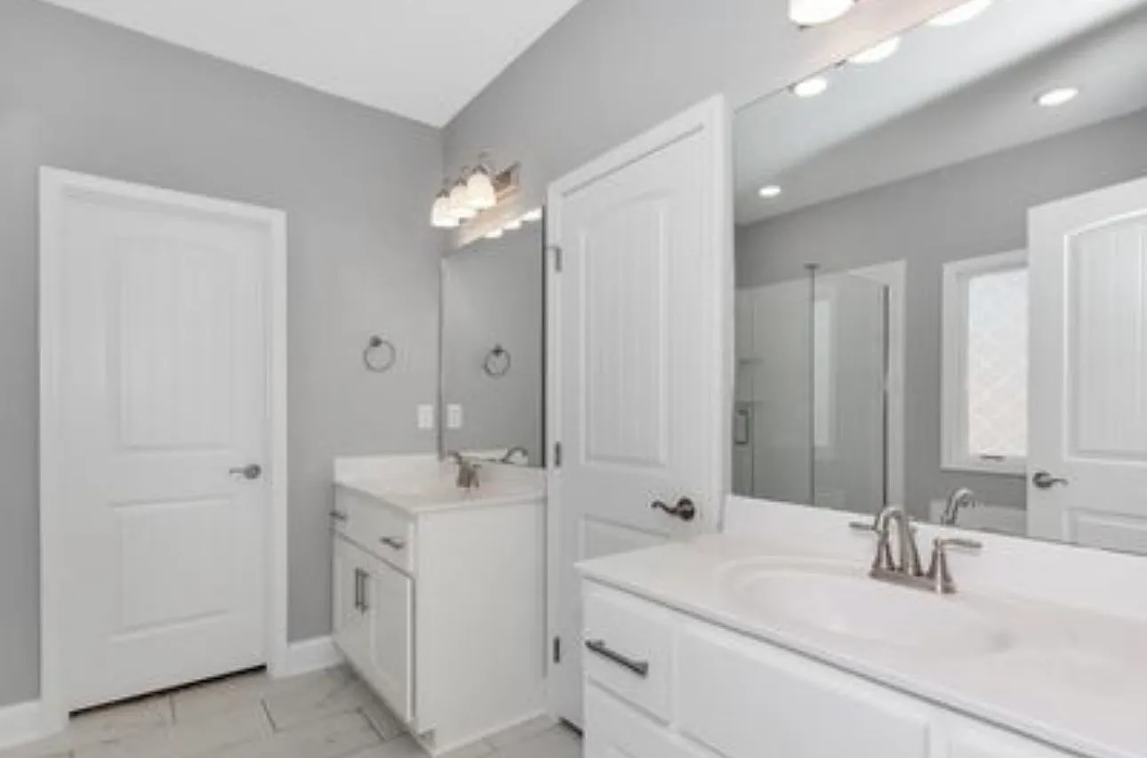 5 bed, 3.5 bath, 3400 sqft, $3,200 — Photo 4