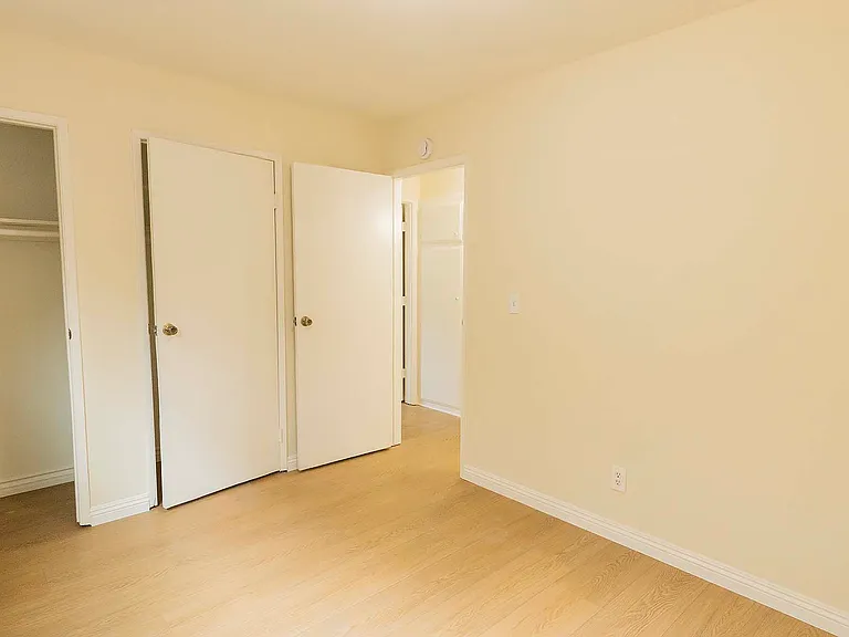 1932 Gates Ave #A — Photo 13