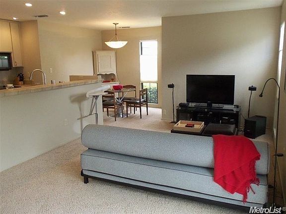 2nd image of 2531 Bonnie Ln