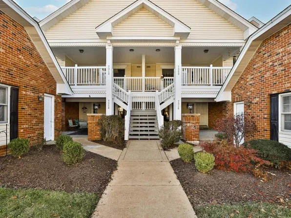 7316 Woodlawn Colonial Ln, Saint Louis, MO 63119