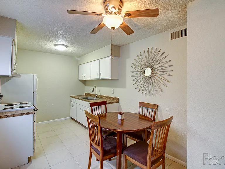 Crossroads Village Apartments — Photo 8