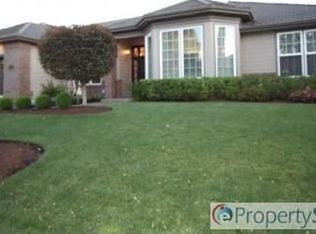 807 McKenzie Crest Dr, Springfield, OR 97477