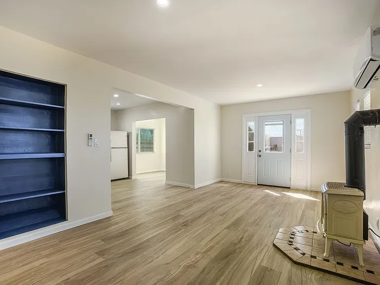 505 Headingly Ave NW — Photo 3
