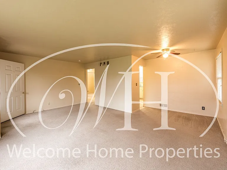1052 Modoc St — Photo 4