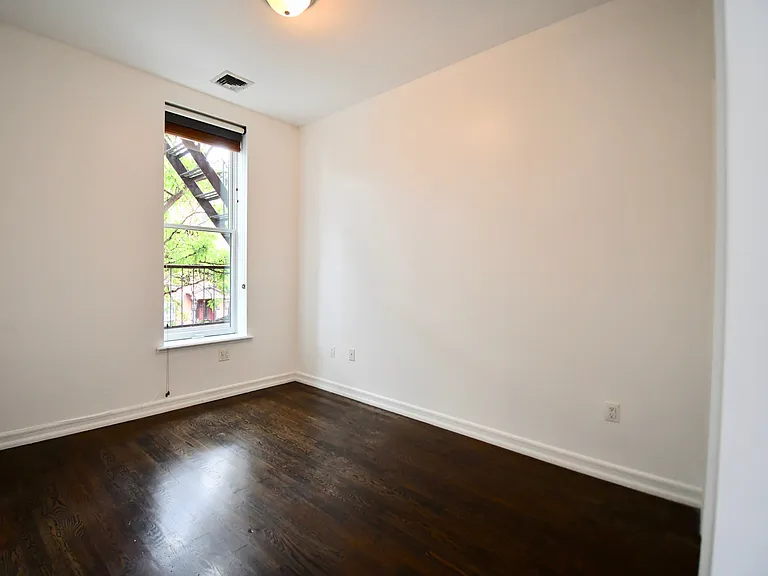 845 Manhattan Ave #2 — Photo 5