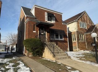 9134 S Paxton Ave, Chicago, IL