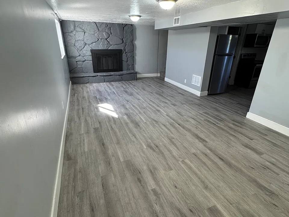 4206 W Annapolis Dr
