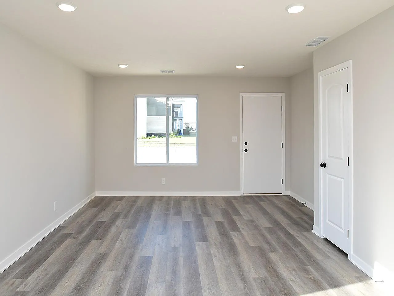3 bed, 1130 sqft, $1,780 — Photo 4
