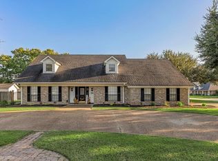 302 Greenacres Blvd, Bossier City, LA 71111