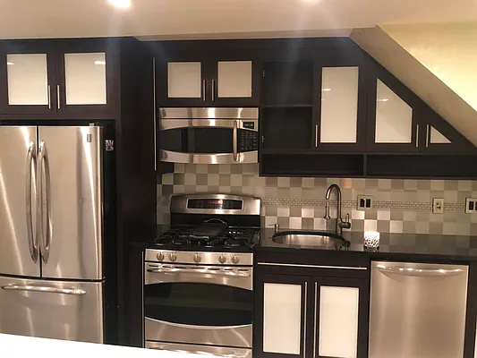 Rented by NY Space Finders Inc. | media 4