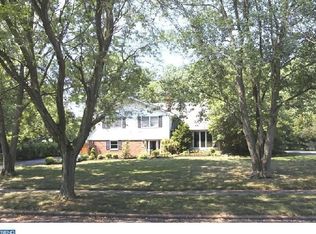 112 Ramblewood Rd, Moorestown, NJ 08057