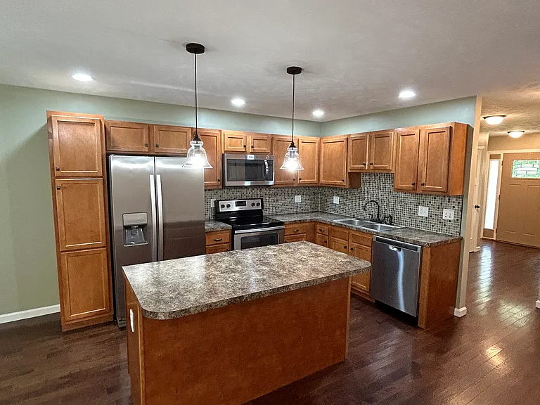 2851 Washington Ave — Photo 6