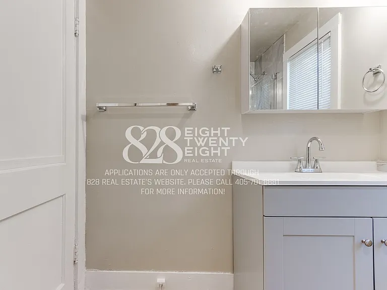 241 Emelyn St — Photo 26