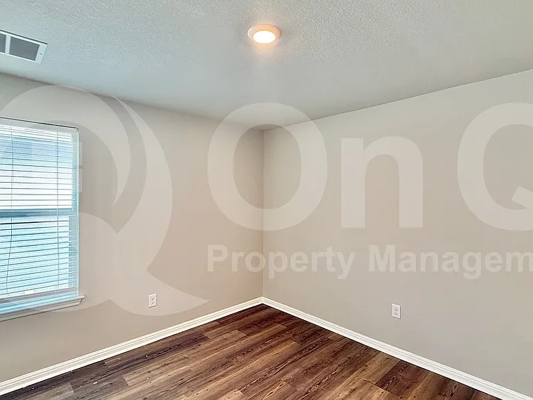 521 Otto Ave — Photo 16