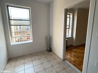 Rented by Sterea Agency