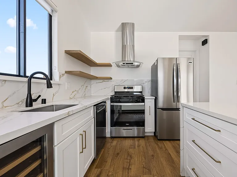 212 W 64th St #B — Photo 25