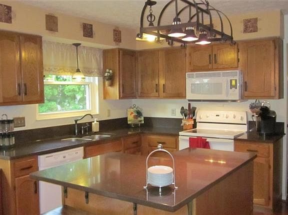 4th image of 860 Watch Creek Dr